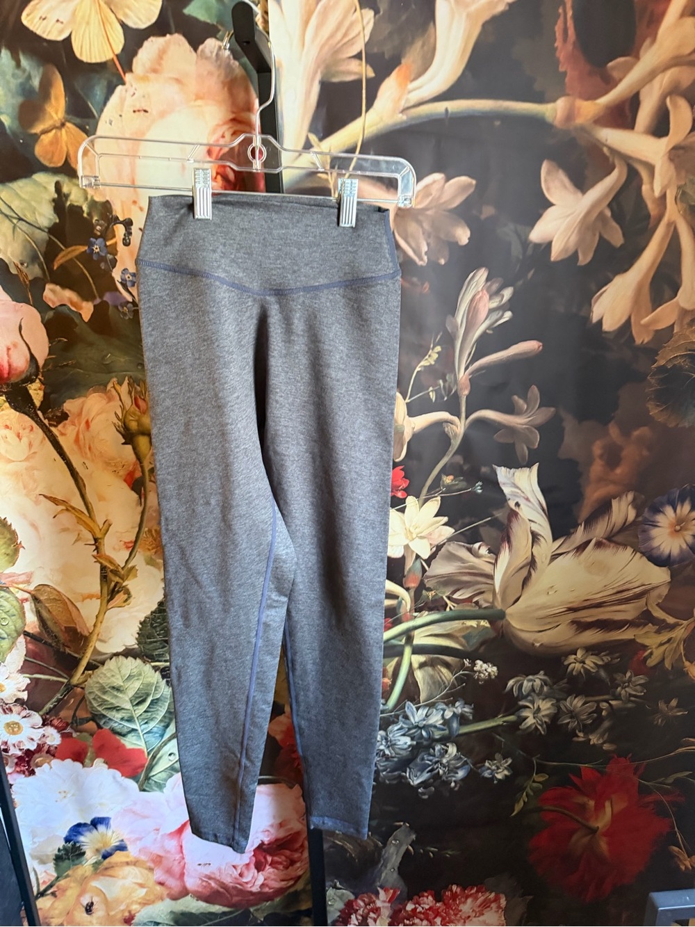 BUFFBUNNY size M Dream Heather gray leggings in EUC